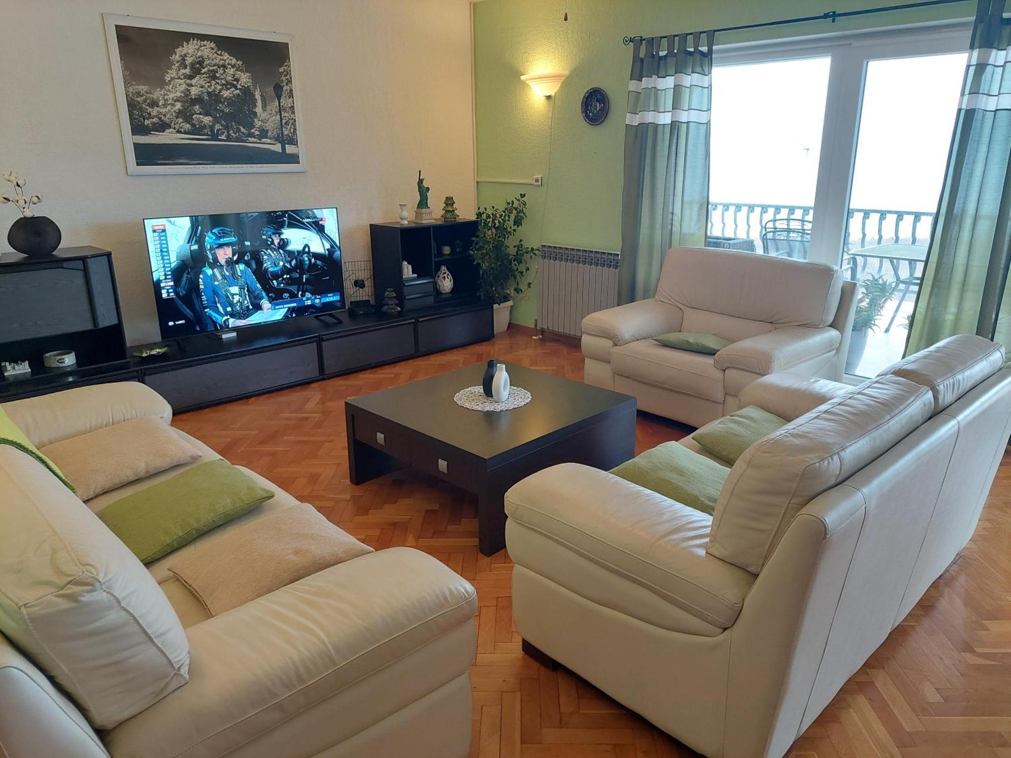Vrata Jadrana 1 Apartment Rijeka Luaran gambar