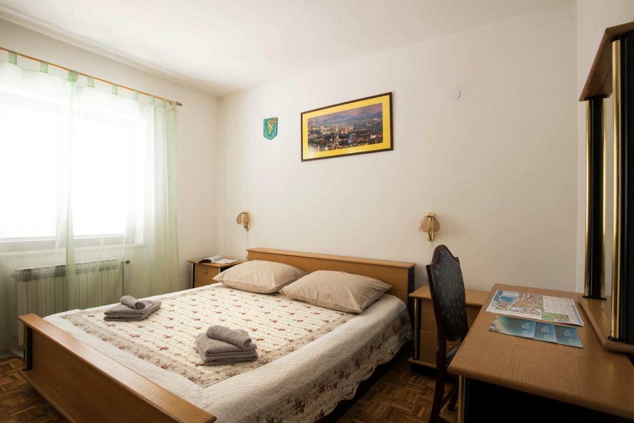 Vrata Jadrana 1 Apartment Rijeka Luaran gambar