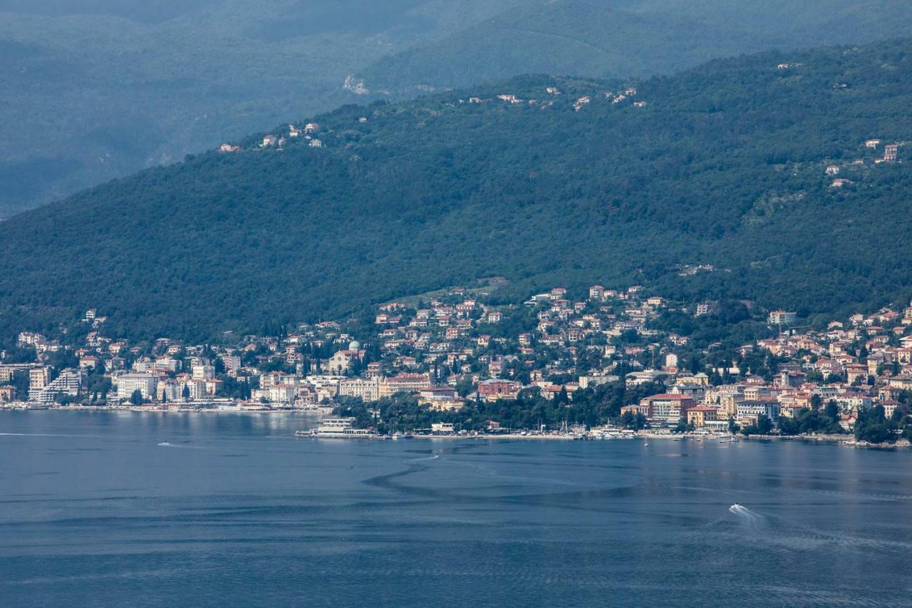 Vrata Jadrana 1 Apartment Rijeka Luaran gambar