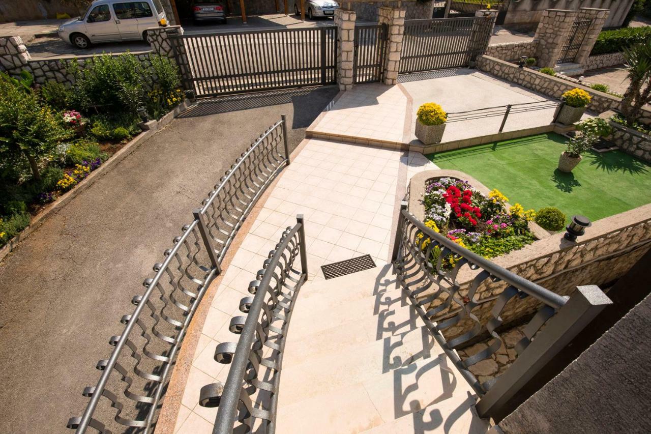 Vrata Jadrana 1 Apartment Rijeka Luaran gambar